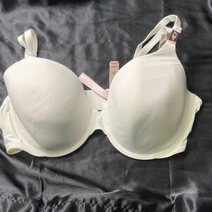 Victoria's Secret White Smooth Molded Underwire T-Shirt Bra